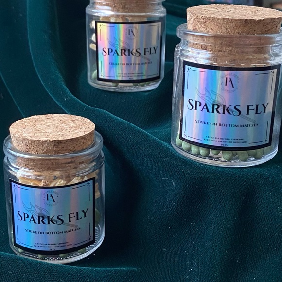 Sparks fly decorative matches - Picture 2 of 3